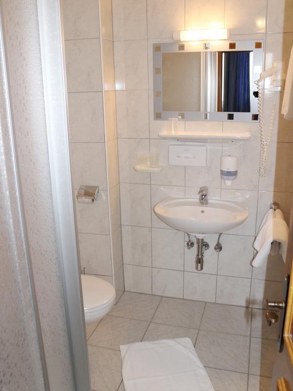 Hotel Gasthof Kasino Філлах Номер фото