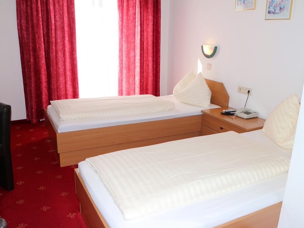 Hotel Gasthof Kasino Філлах Номер фото
